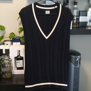 Aritzia Cable knit sweater vest